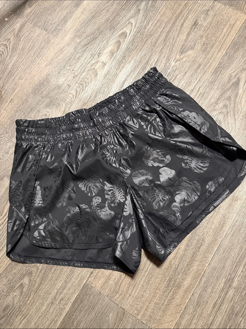 Athleta Black Tropical Leaf Print Athletic Shorts